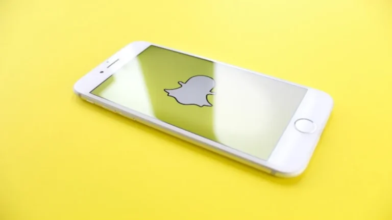 How to Fix the Snapchat Green Line Bug on iPhone